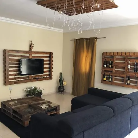Dinosousa Bed & Breakfast